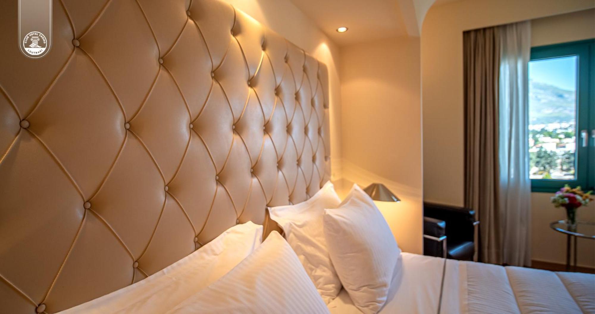 Club Hotel Casino Loutraki Exterior photo A bedroom at the hotel