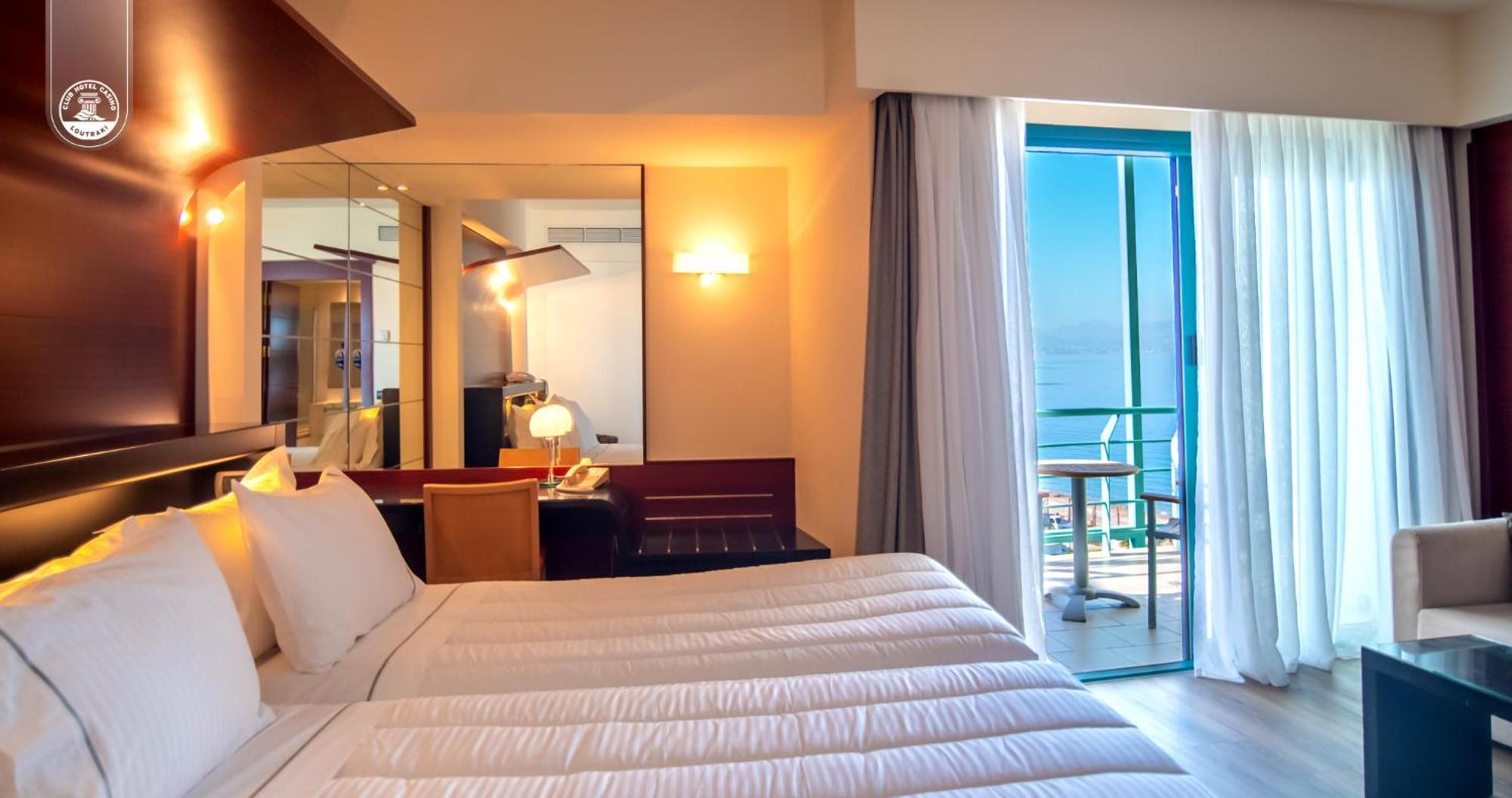 Club Hotel Casino Loutraki Exterior photo A room at the hotel