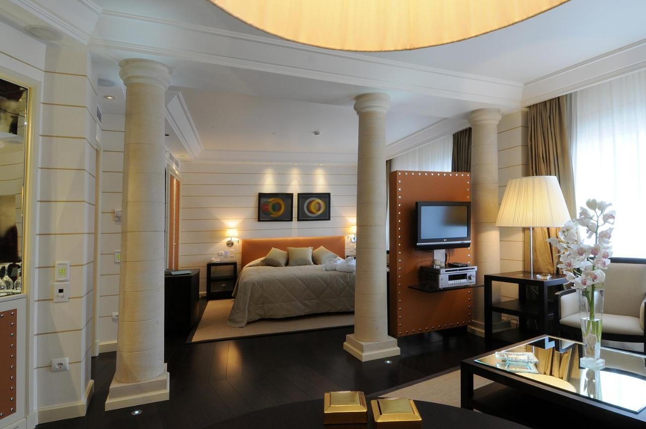 Club Hotel Casino Loutraki Exterior photo A suite at the Mandarin Oriental, Munich